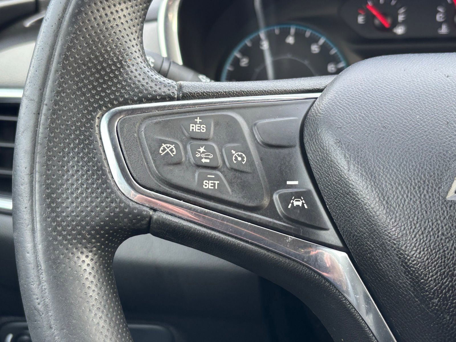 Used 2020 Chevrolet Equinox LS w/ LS Convenience Package image 19