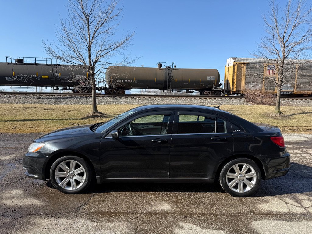 Used 2013 Chrysler 200 LX image 6