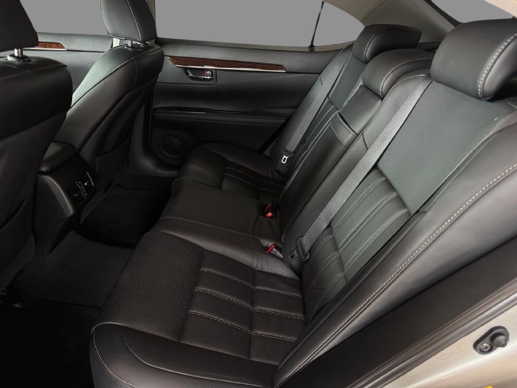 Used 2018 Lexus ES 350 w/ Luxury Package w/Wood Trim FWD image 9