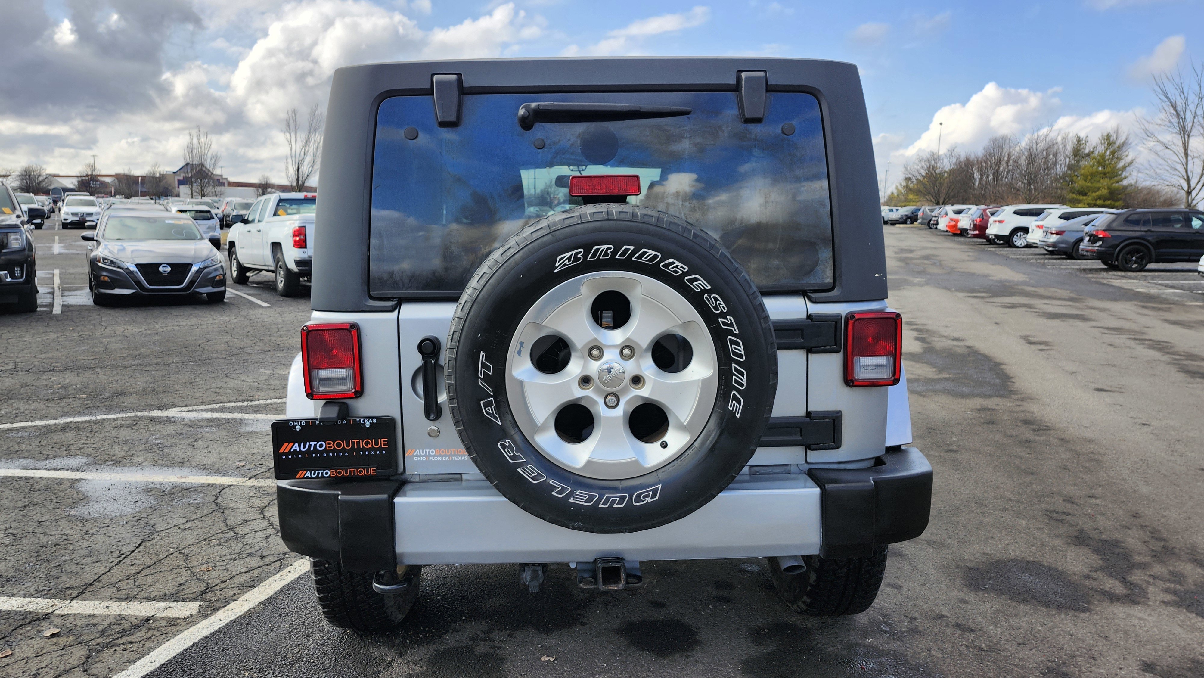 Used 2015 Jeep Wrangler Unlimited Sahara w/ Dual Top Group image 16