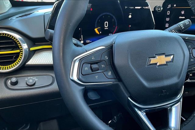 Used 2024 Chevrolet Trax LT w/ Driver Confidence Package FWD image 11