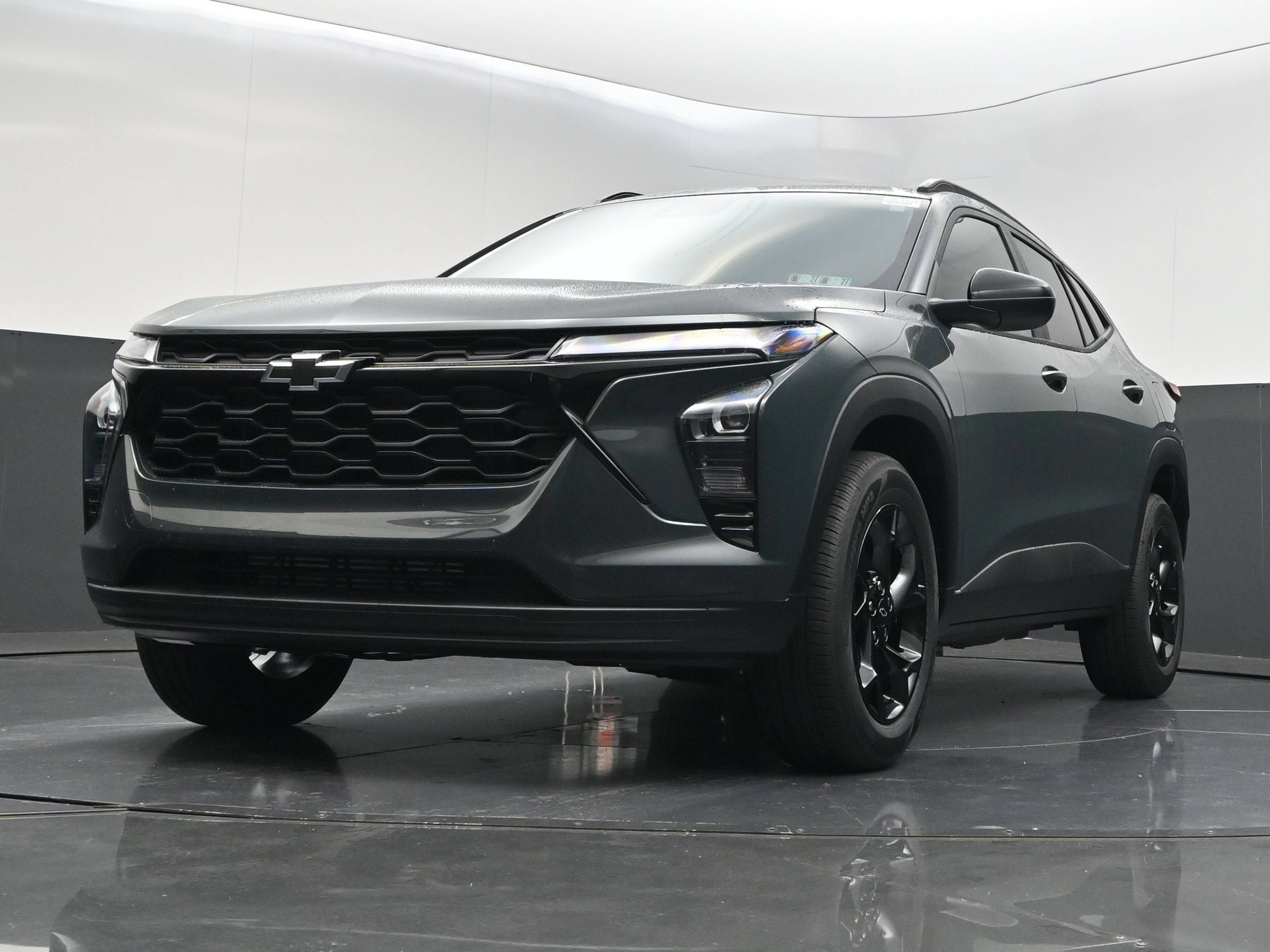 New 2026 Chevrolet Trax LT w/ Sunroof Package FWD image 41