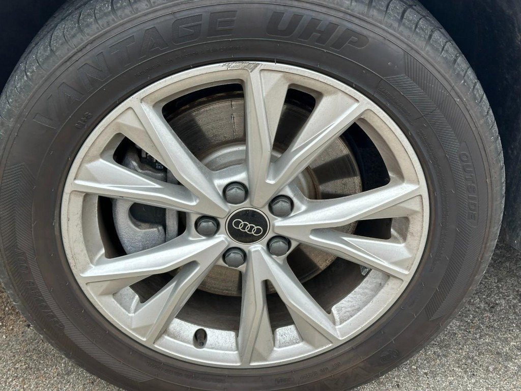 Used 2025 Audi Q3 2.0T Premium image 12