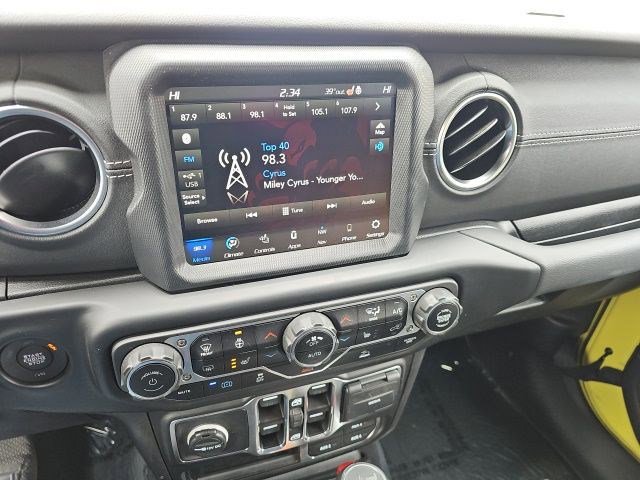 Used 2023 Jeep Wrangler Sahara w/ Cold Weather Group image 22