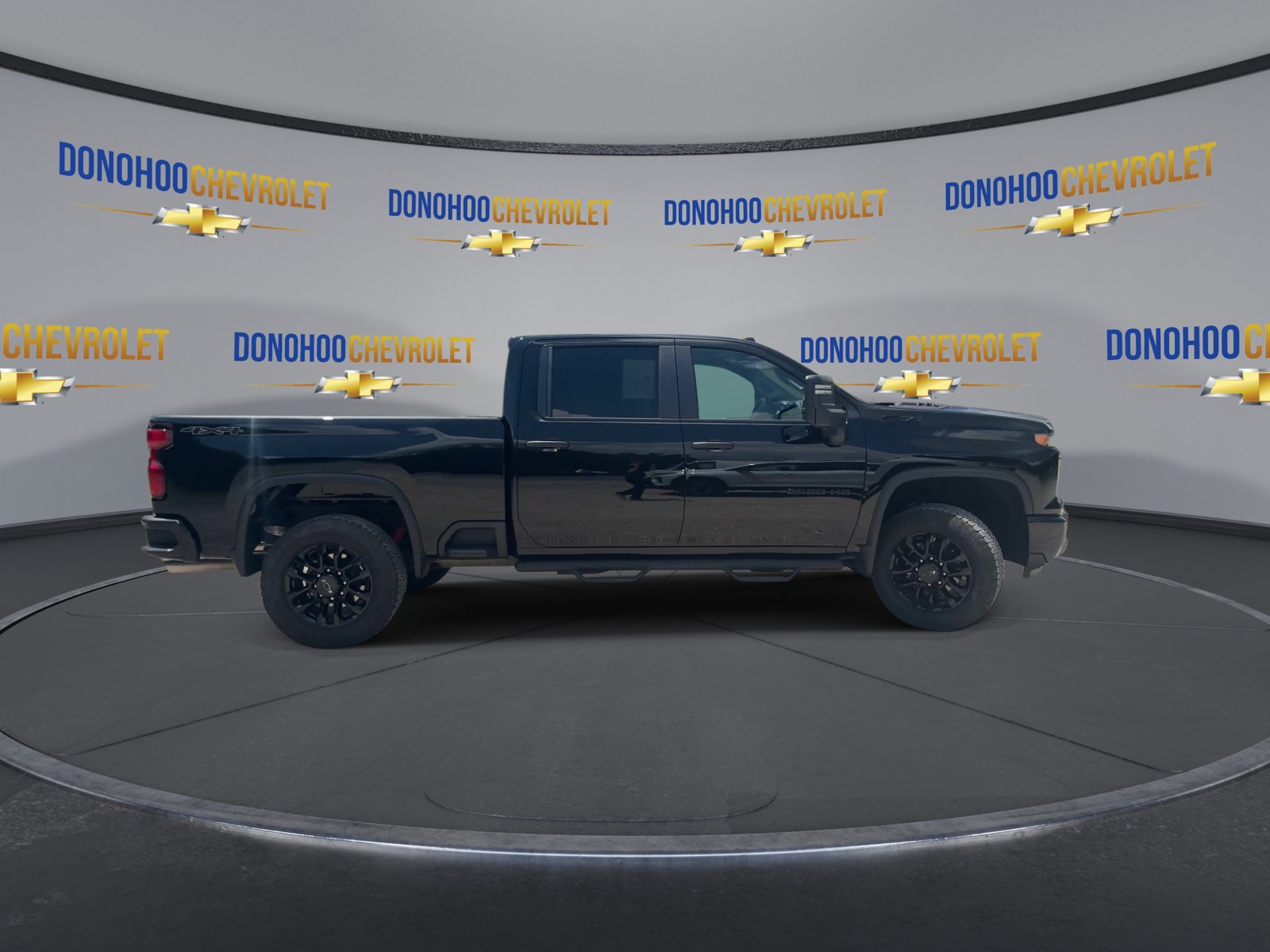Used 2025 Chevrolet Silverado 2500 Custom w/ Custom Value Package AWD/4WD image 12