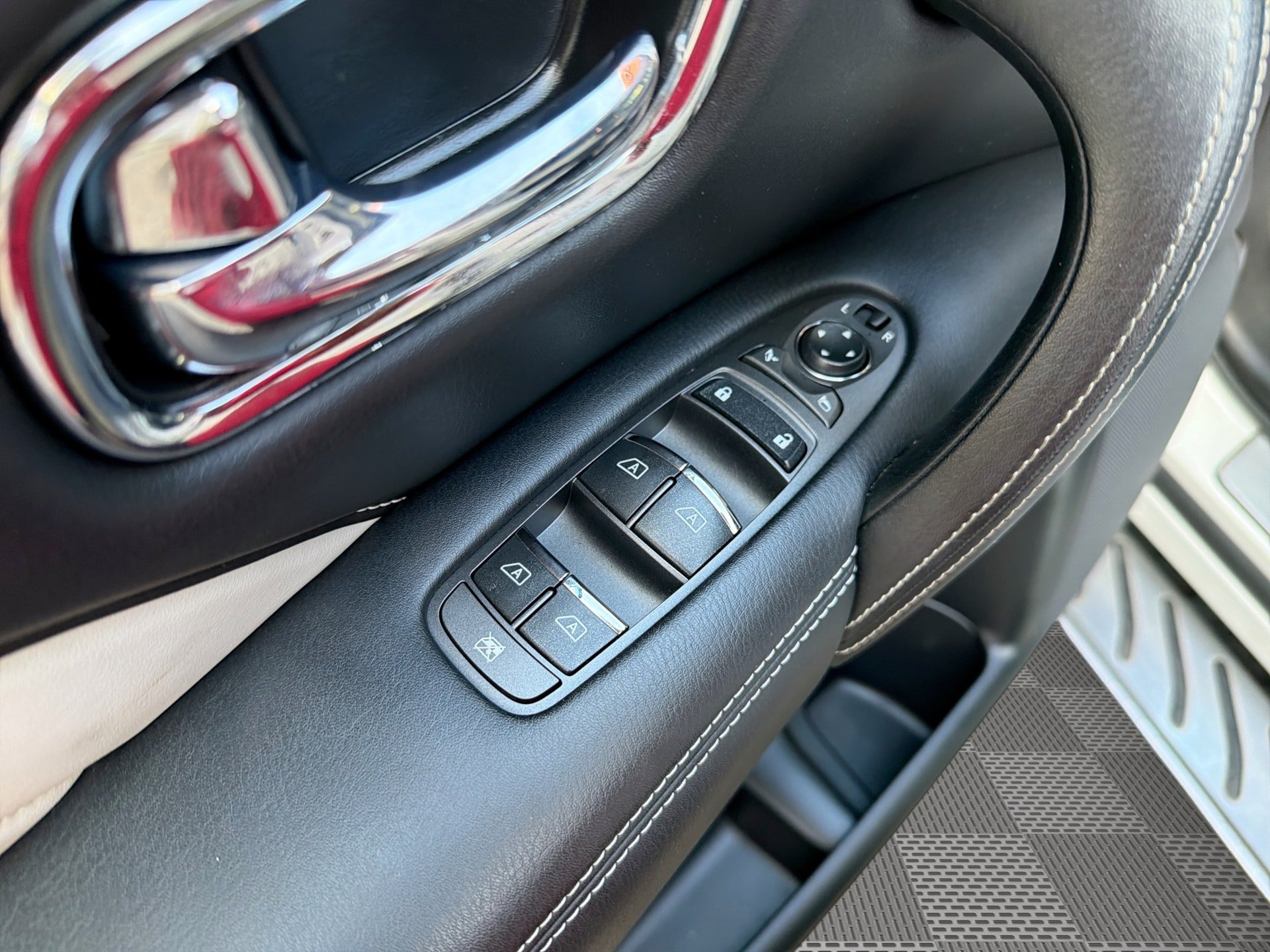 Used 2019 INFINITI QX80 Limited AWD/4WD image 15