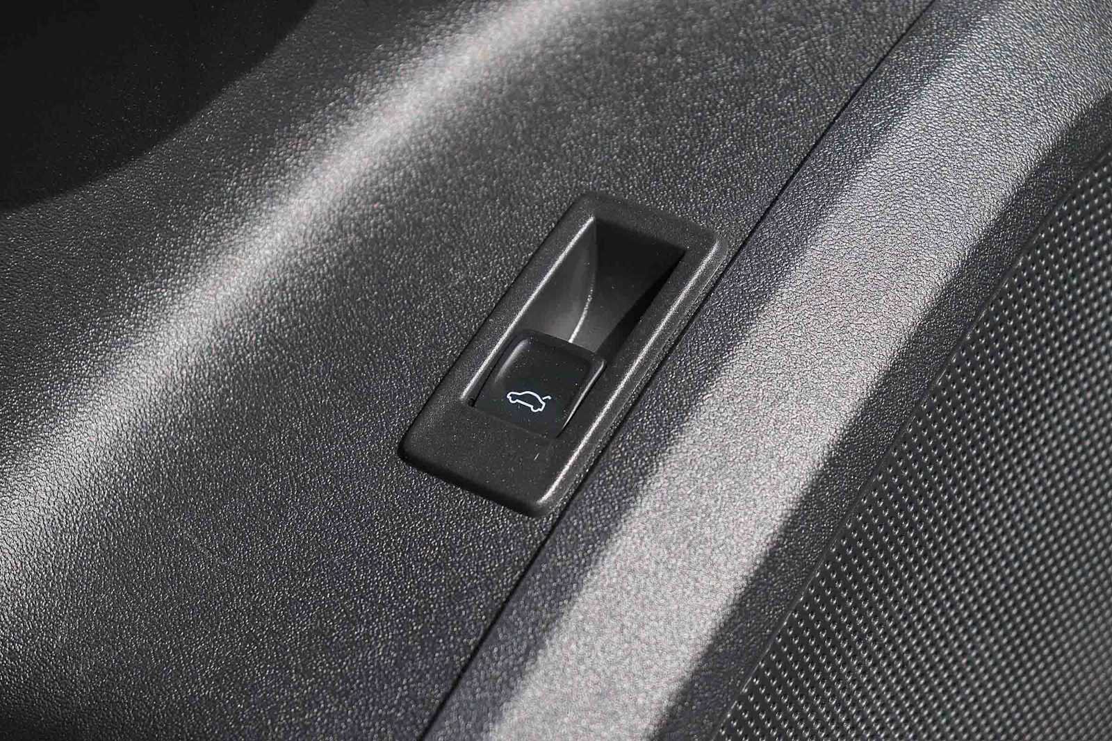 Used 2025 Audi Q5 Premium w/ Convenience Package image 27