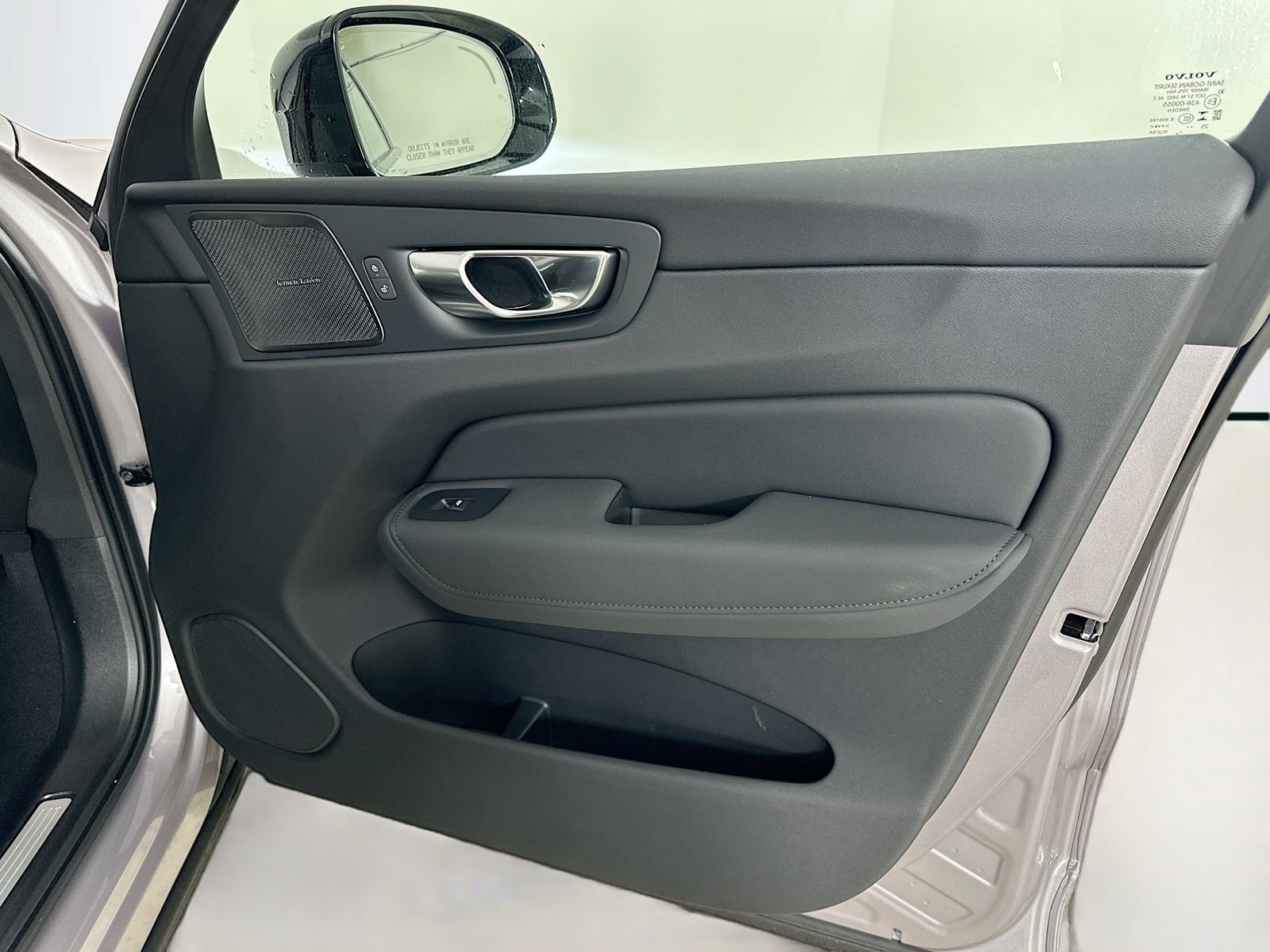New 2026 Volvo XC60 B5 Plus w/ Protection Package Premier AWD/4WD image 45