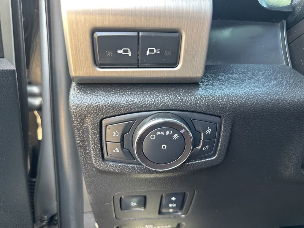 Used 2018 Ford F350 Platinum w/ Platinum Ultimate Package AWD/4WD image 12