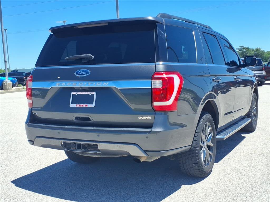 Used 2018 Ford Expedition XLT w/ Equipment Group 201A AWD/4WD image 2