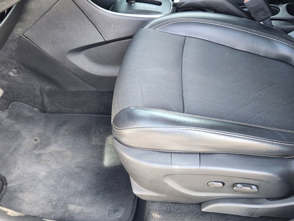 Used 2018 Chevrolet Trax LT w/ LT Convenience Package image 8