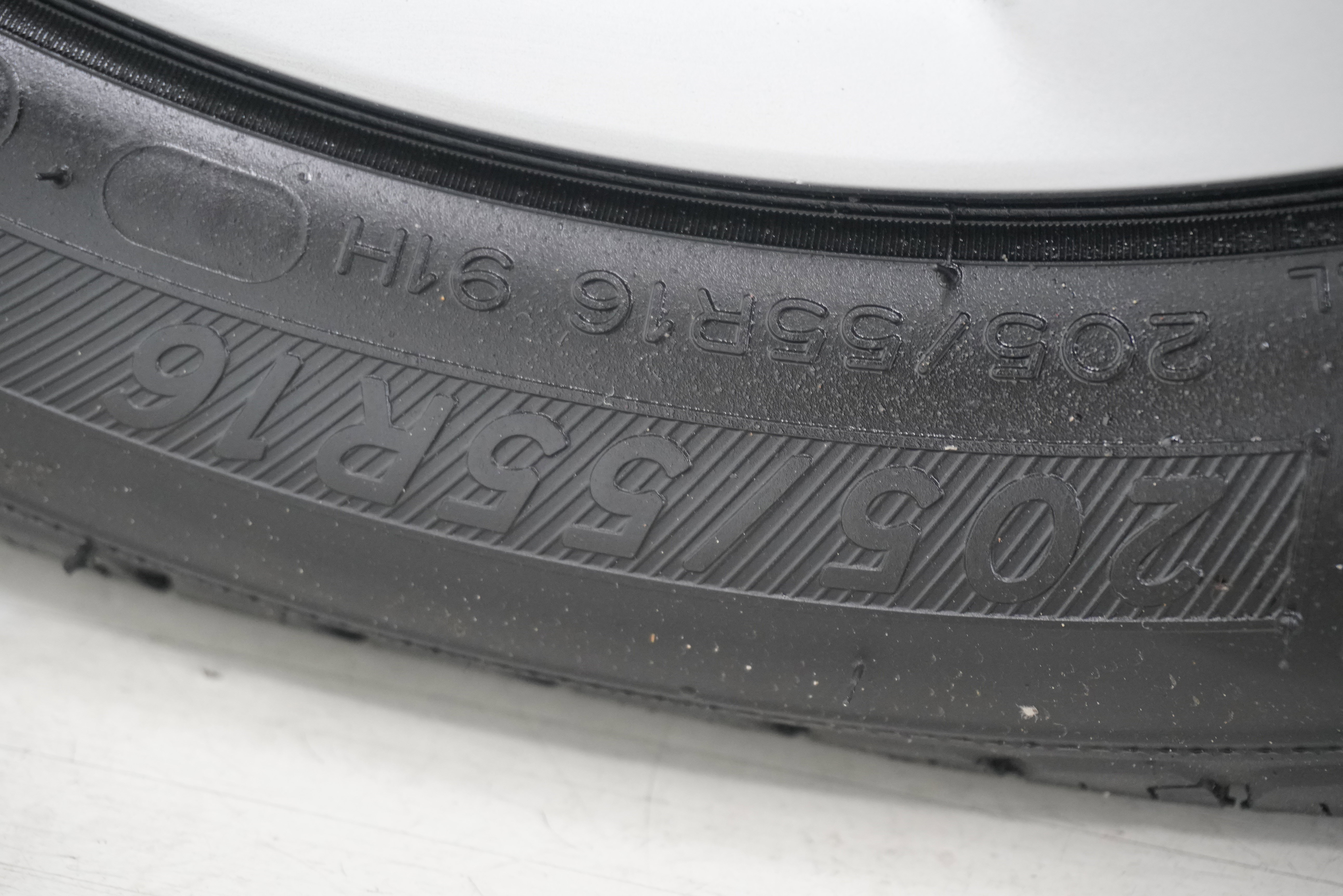 Used 2012 Toyota Matrix S image 22