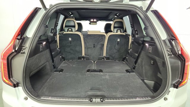 Used 2026 Volvo XC90 B6 Plus w/ Protection Package AWD/4WD image 42