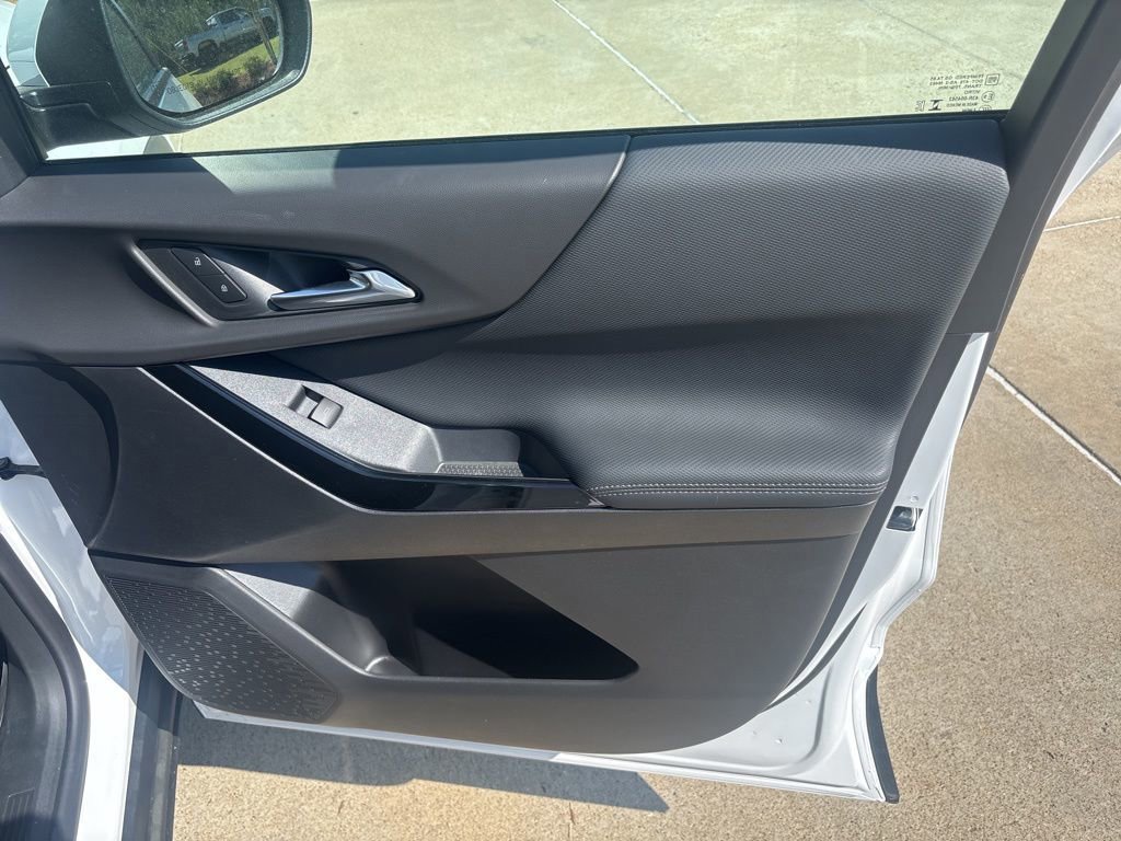 New 2026 Chevrolet Equinox LT w/ Convenience Package II image 43