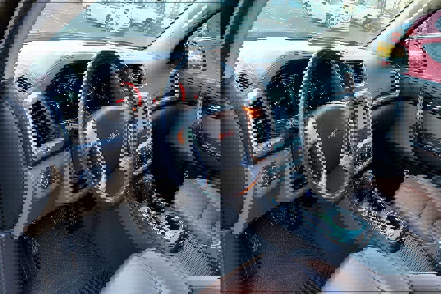 Used 2015 GMC Acadia SLT image 17