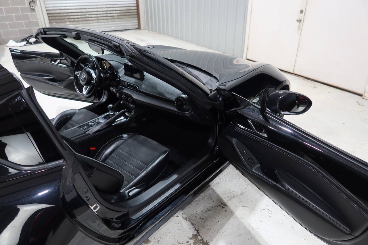 Used 2025 MAZDA MX-5 Miata RF Club RWD image 12