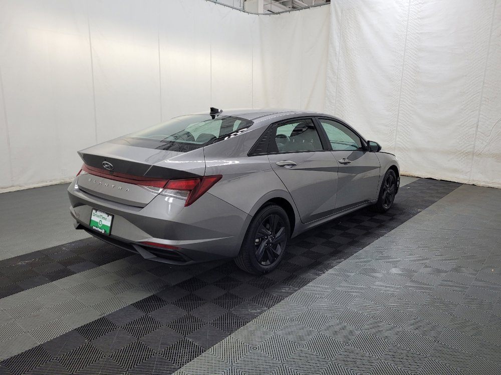 Used 2023 Hyundai Elantra SEL w/ Cargo Package image 9