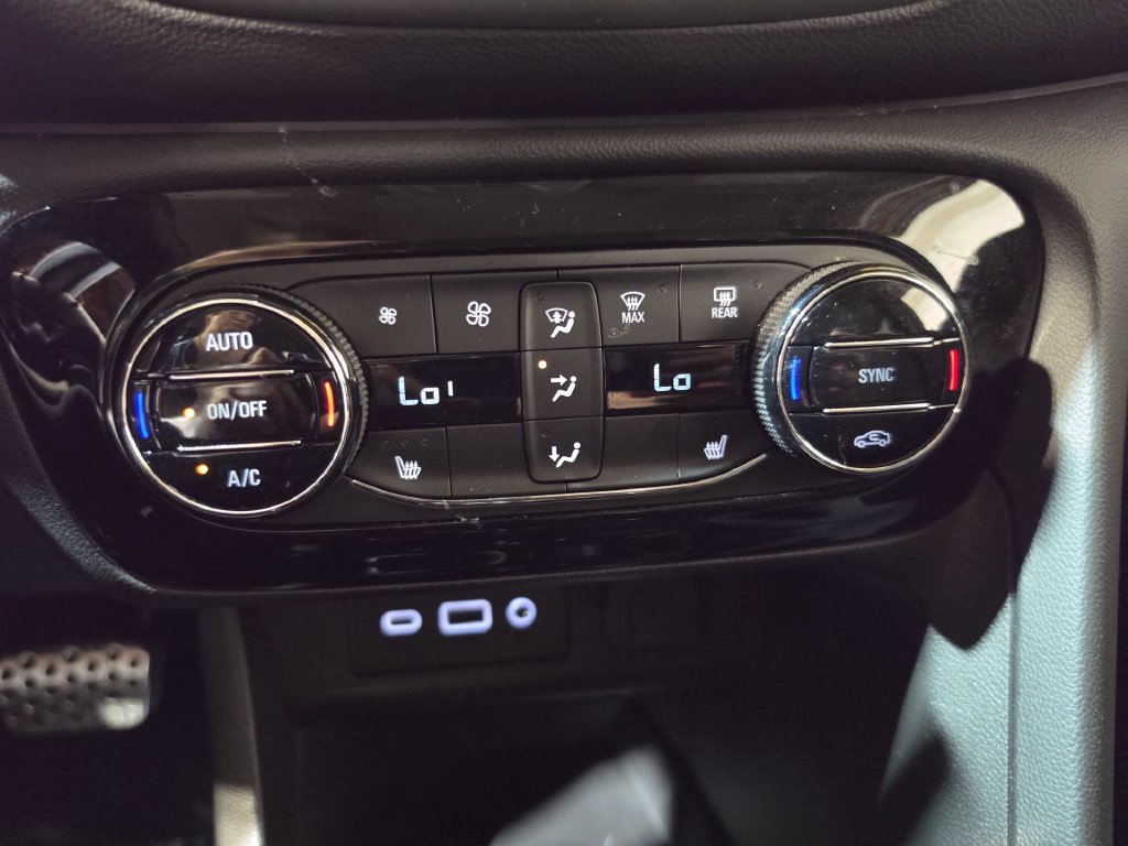 Used 2023 Buick Encore GX Select w/ Sport Touring Package FWD image 16