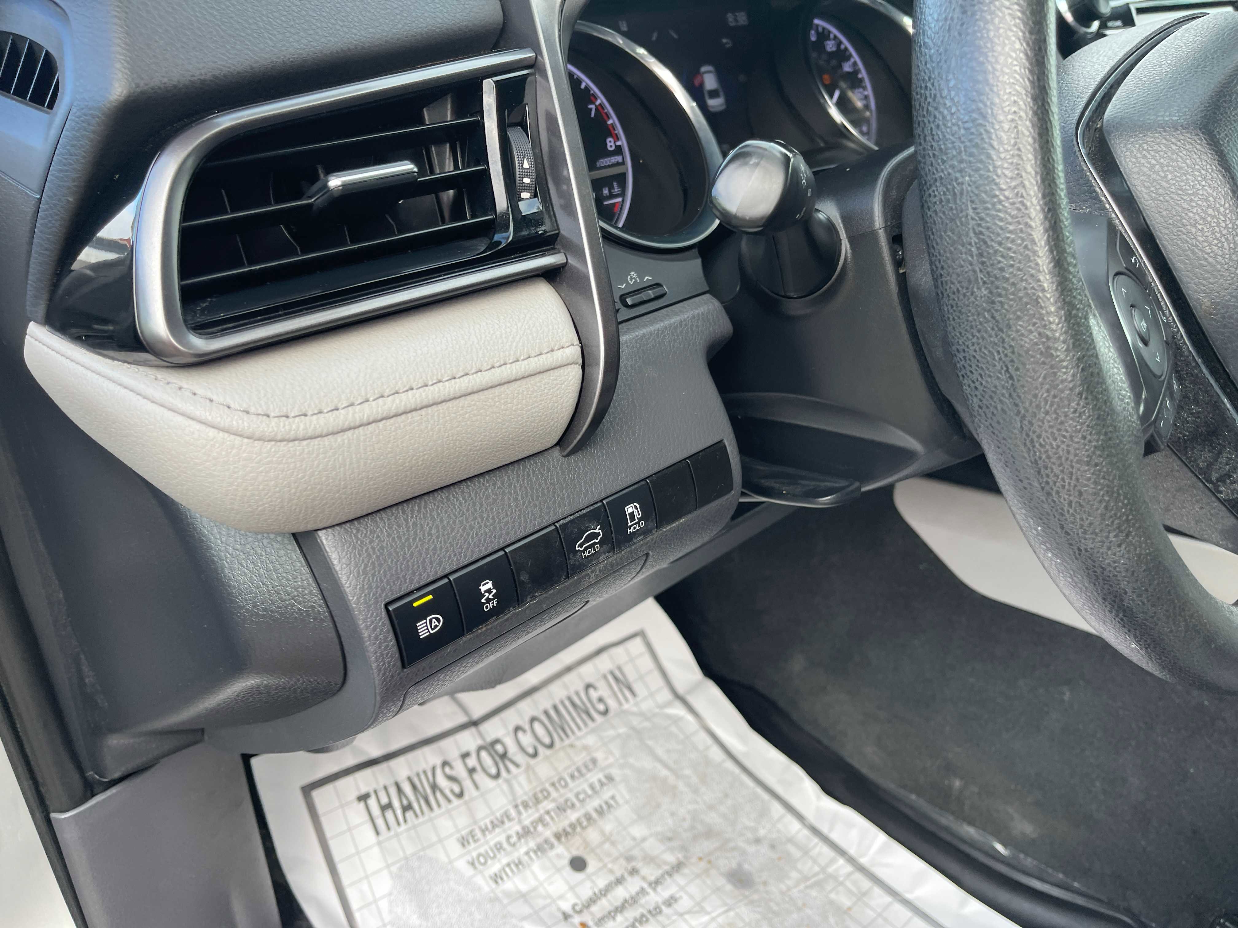 Used 2020 Toyota Camry LE image 18