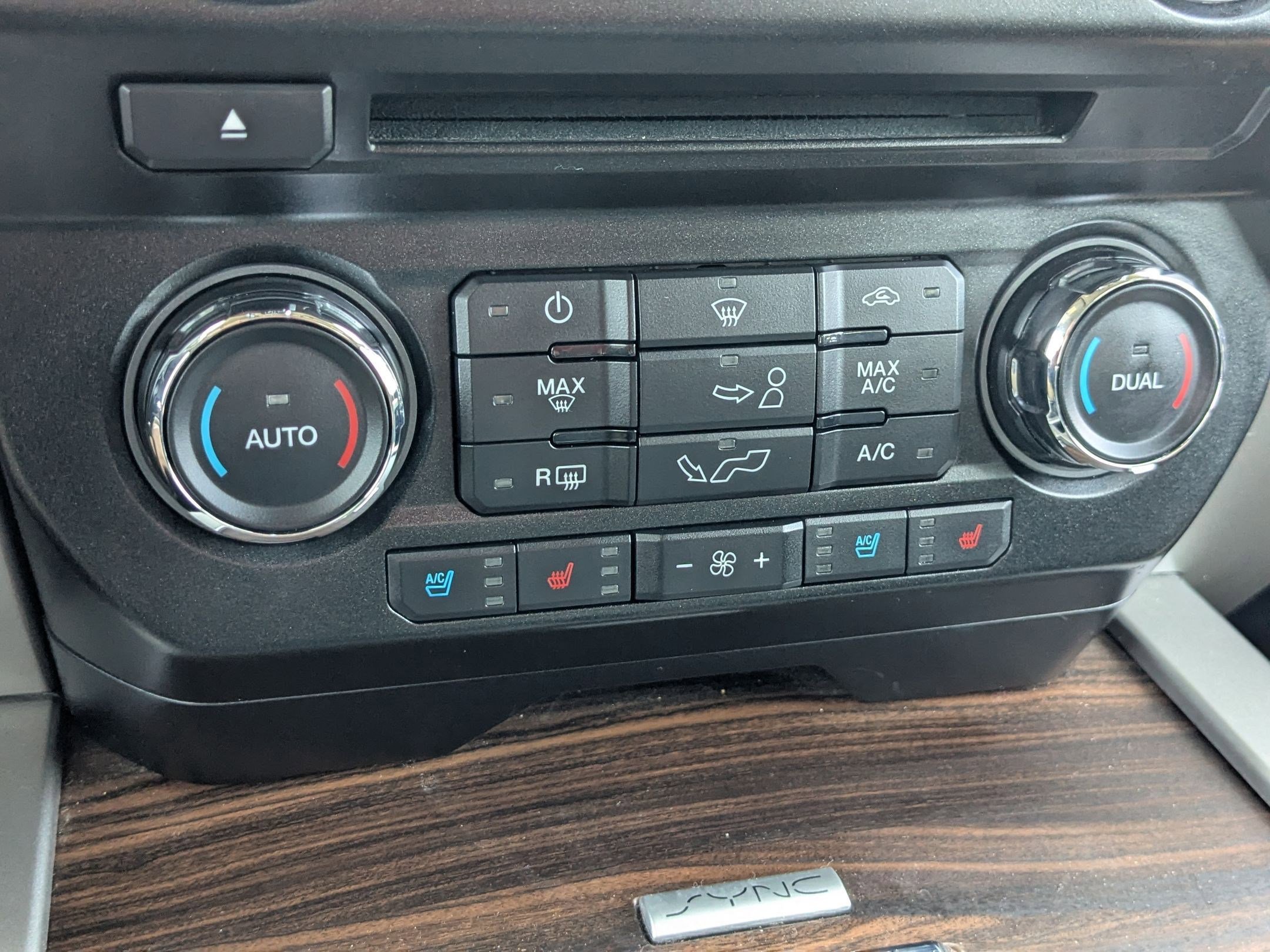 Used 2017 Ford F150 Lariat image 22