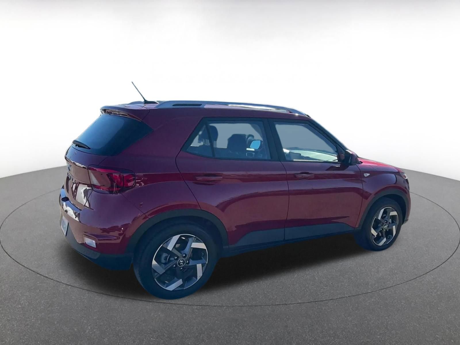 Used 2025 Hyundai Venue SEL FWD image 15