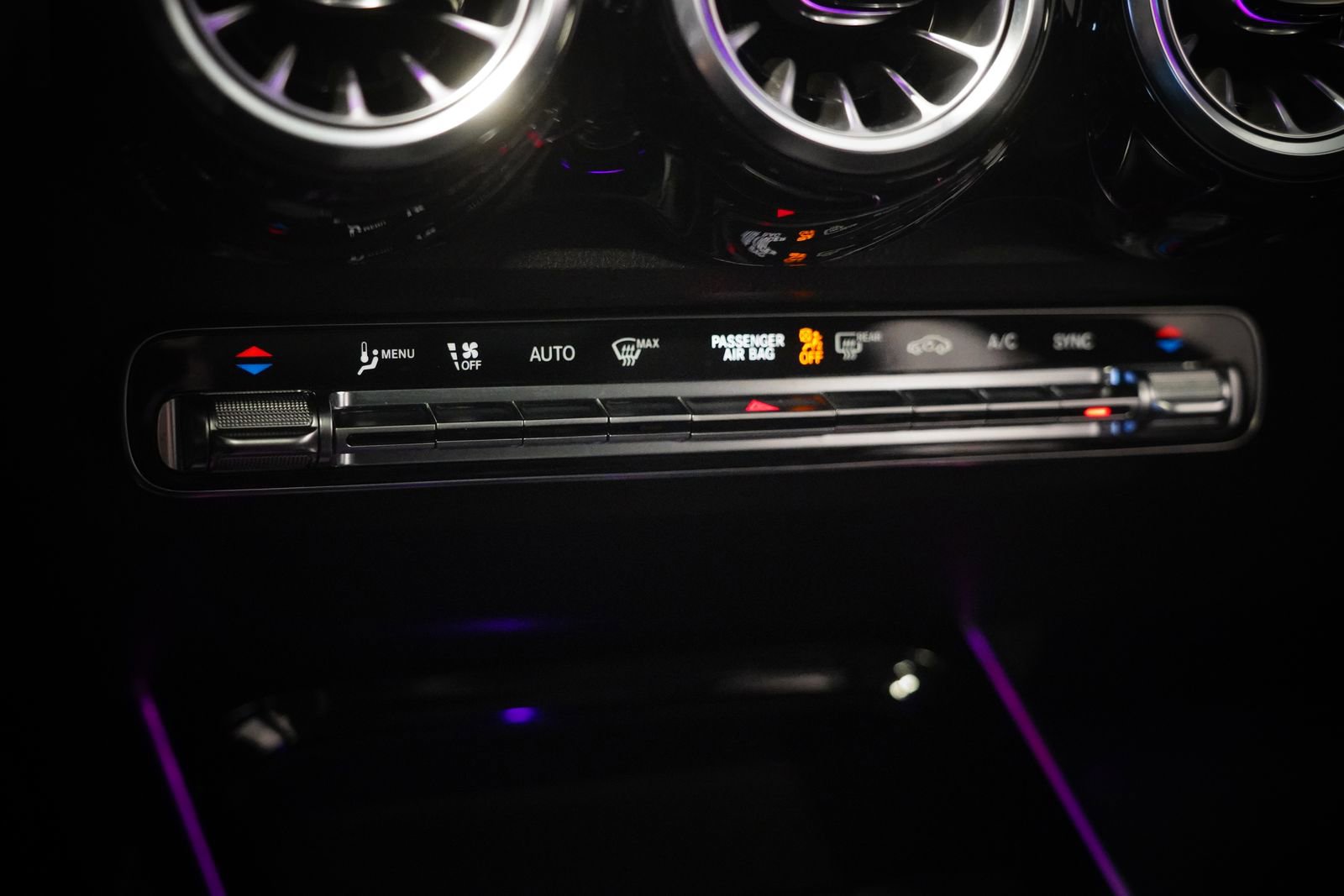 Used 2023 Mercedes-Benz GLB 250 4MATIC image 25