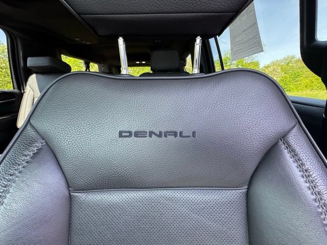 Used 2023 GMC Yukon XL Denali AWD/4WD image 15