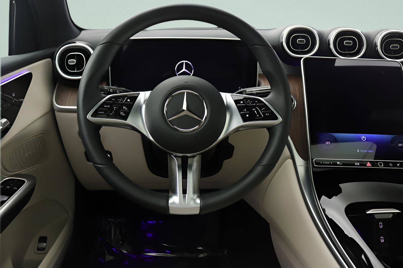 Certified 2026 Mercedes-Benz GLC 300 image 8
