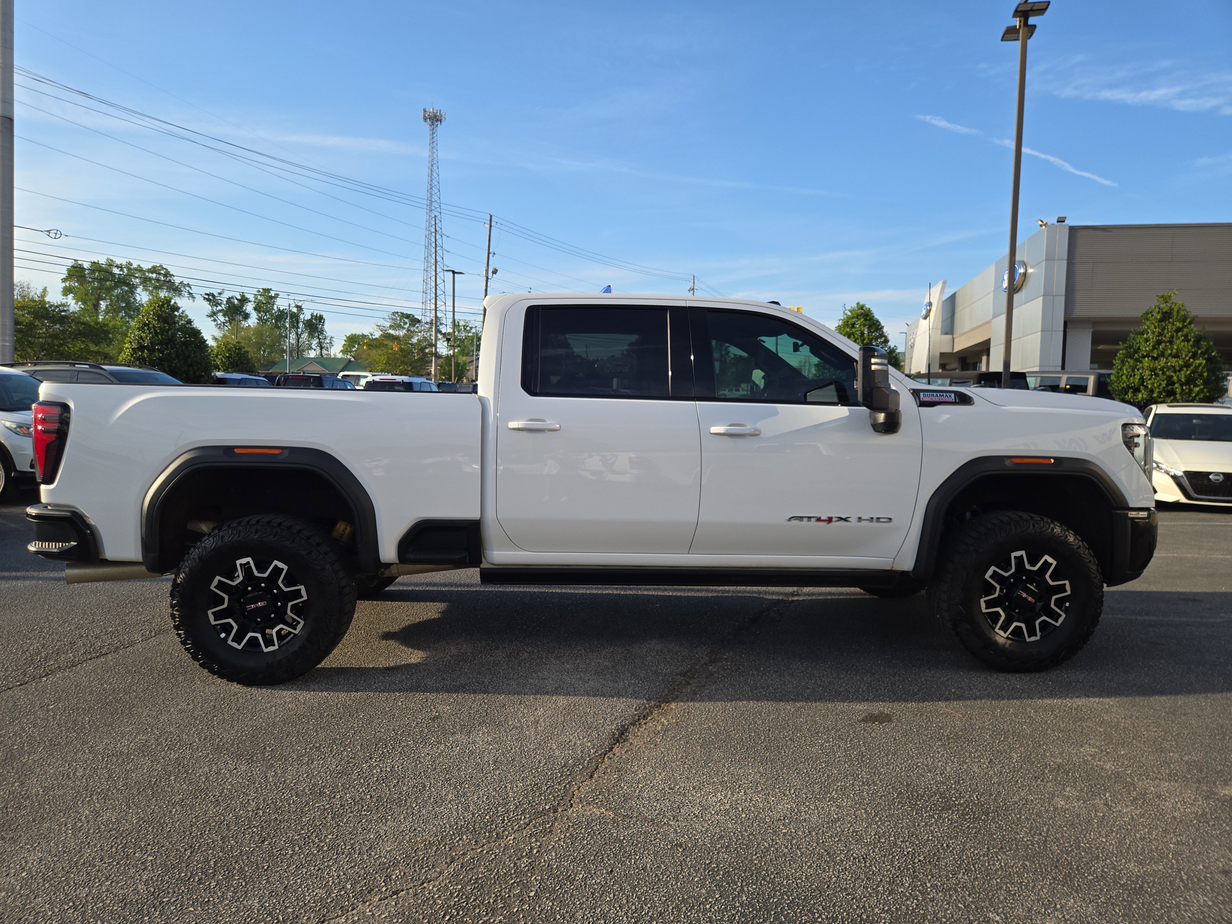 Used 2024 GMC Sierra 2500 AT4X image 6