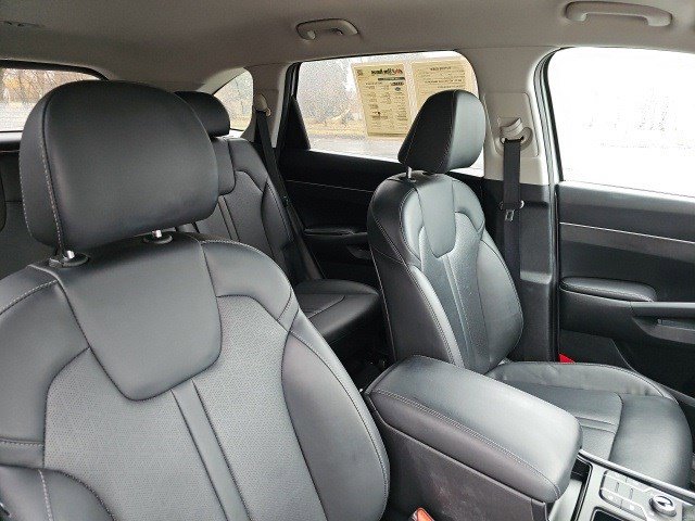 Used 2021 Kia Sorento S image 12