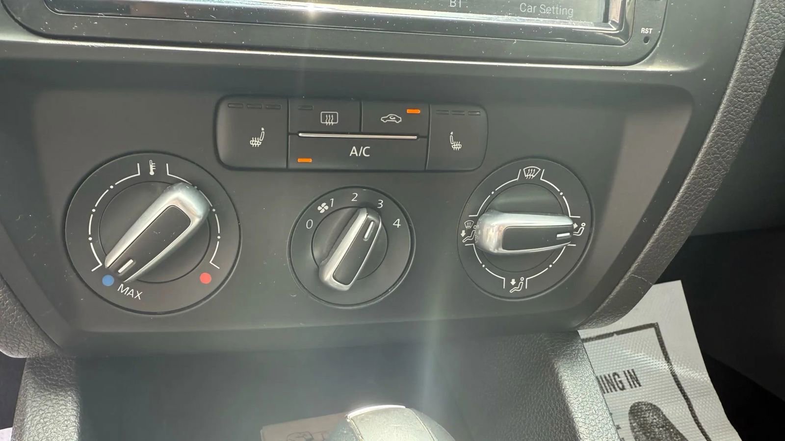 Used 2015 Volkswagen Jetta SE FWD image 22