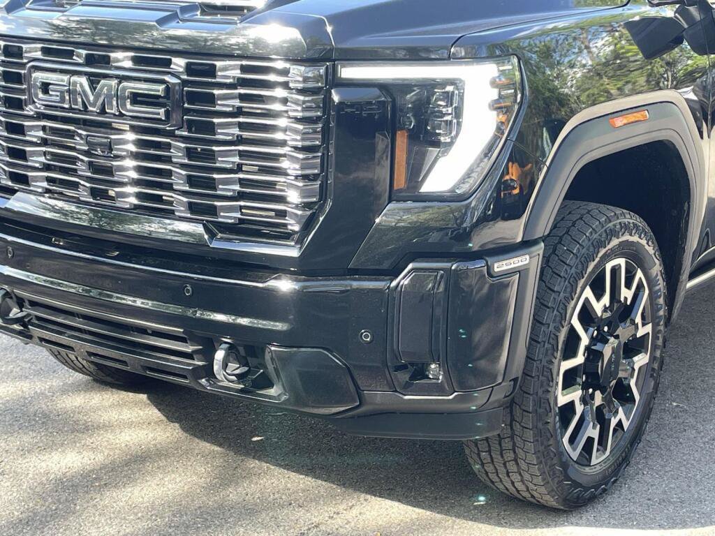 Used 2025 GMC Sierra 2500 Denali Ultimate AWD/4WD image 13