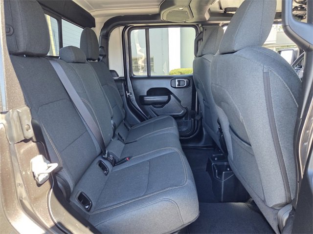 Certified 2024 Jeep Gladiator Sport image 17