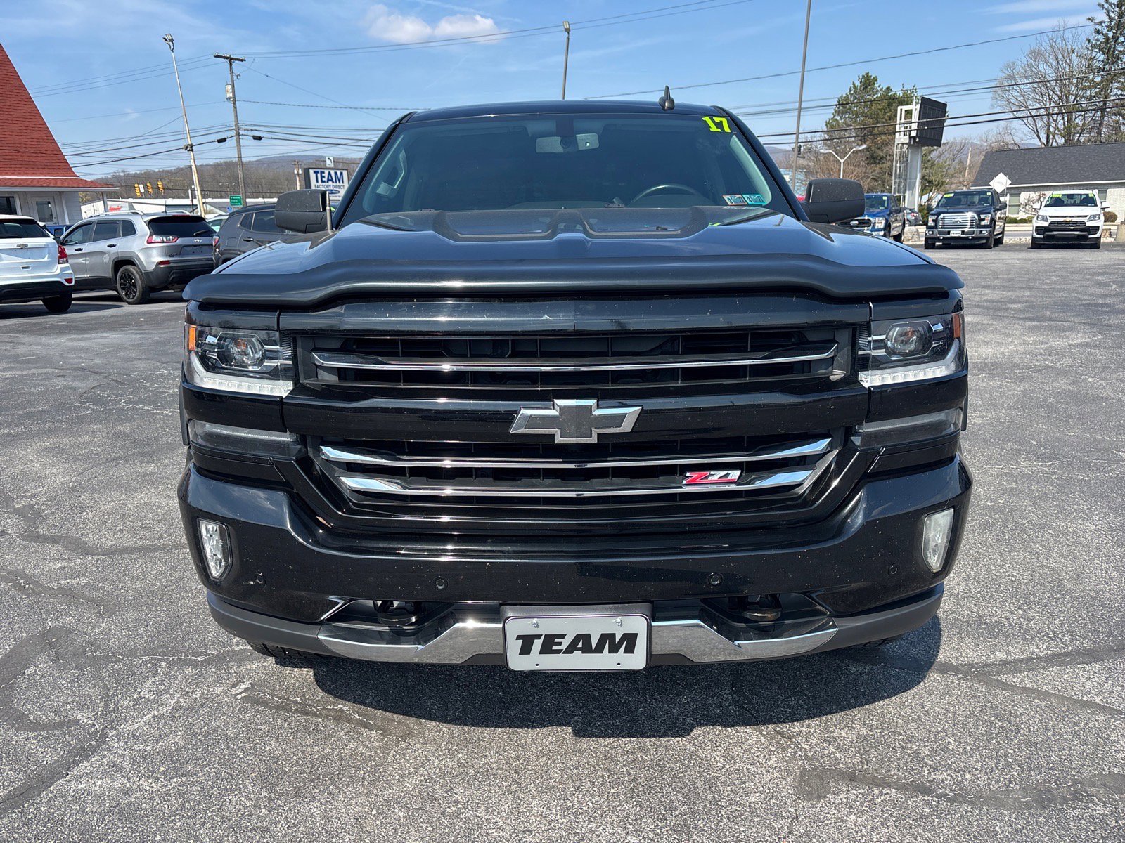 Used 2017 Chevrolet Silverado 1500 LTZ Z71 w/ LTZ Plus Package image 2