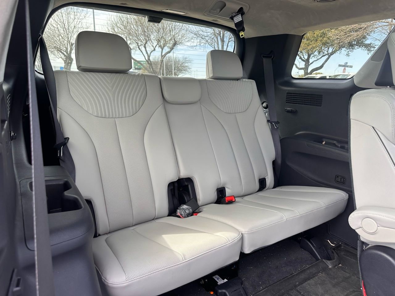 Used 2025 Hyundai Palisade Calligraphy image 22