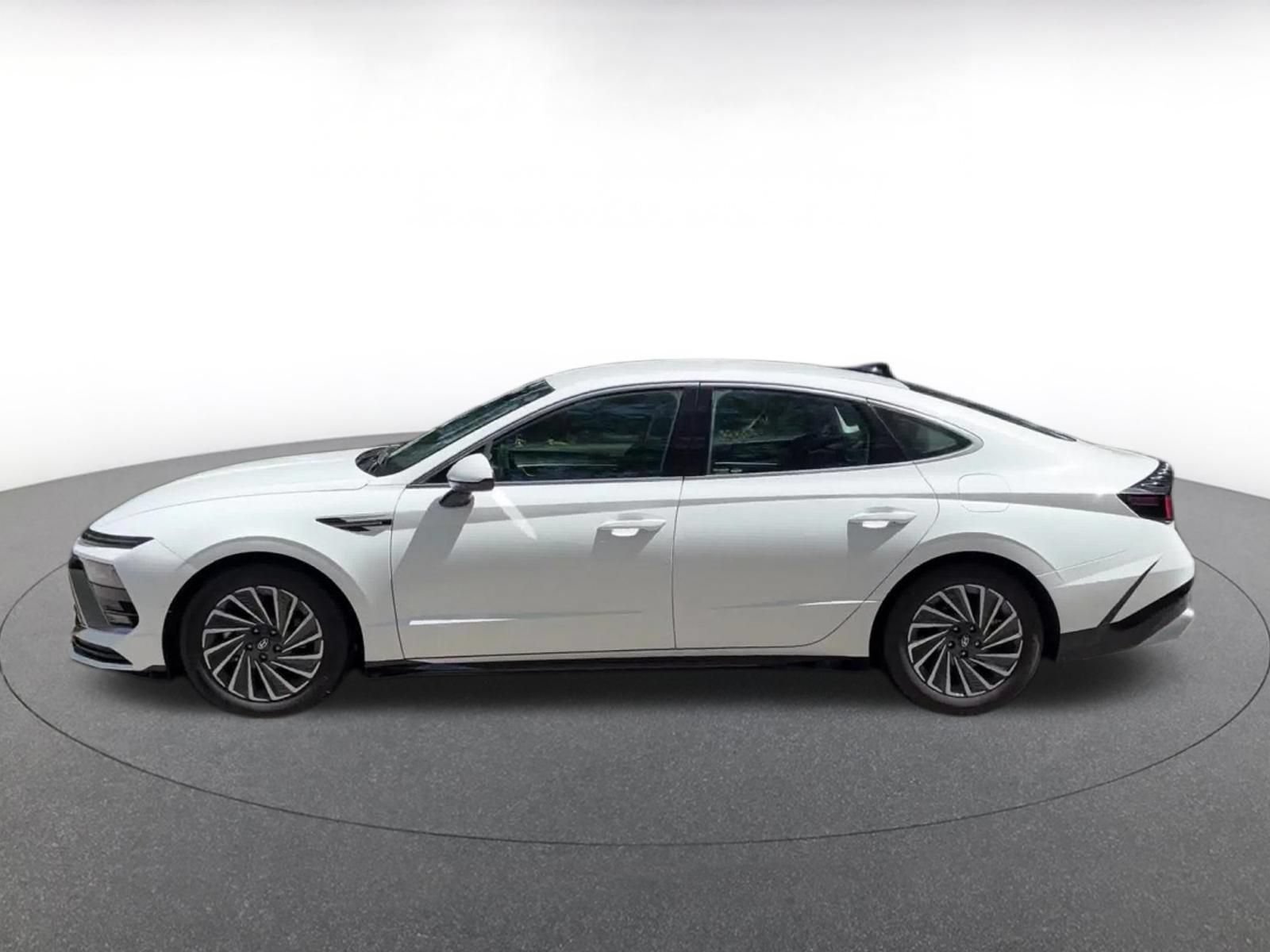Used 2025 Hyundai Sonata SEL FWD image 9