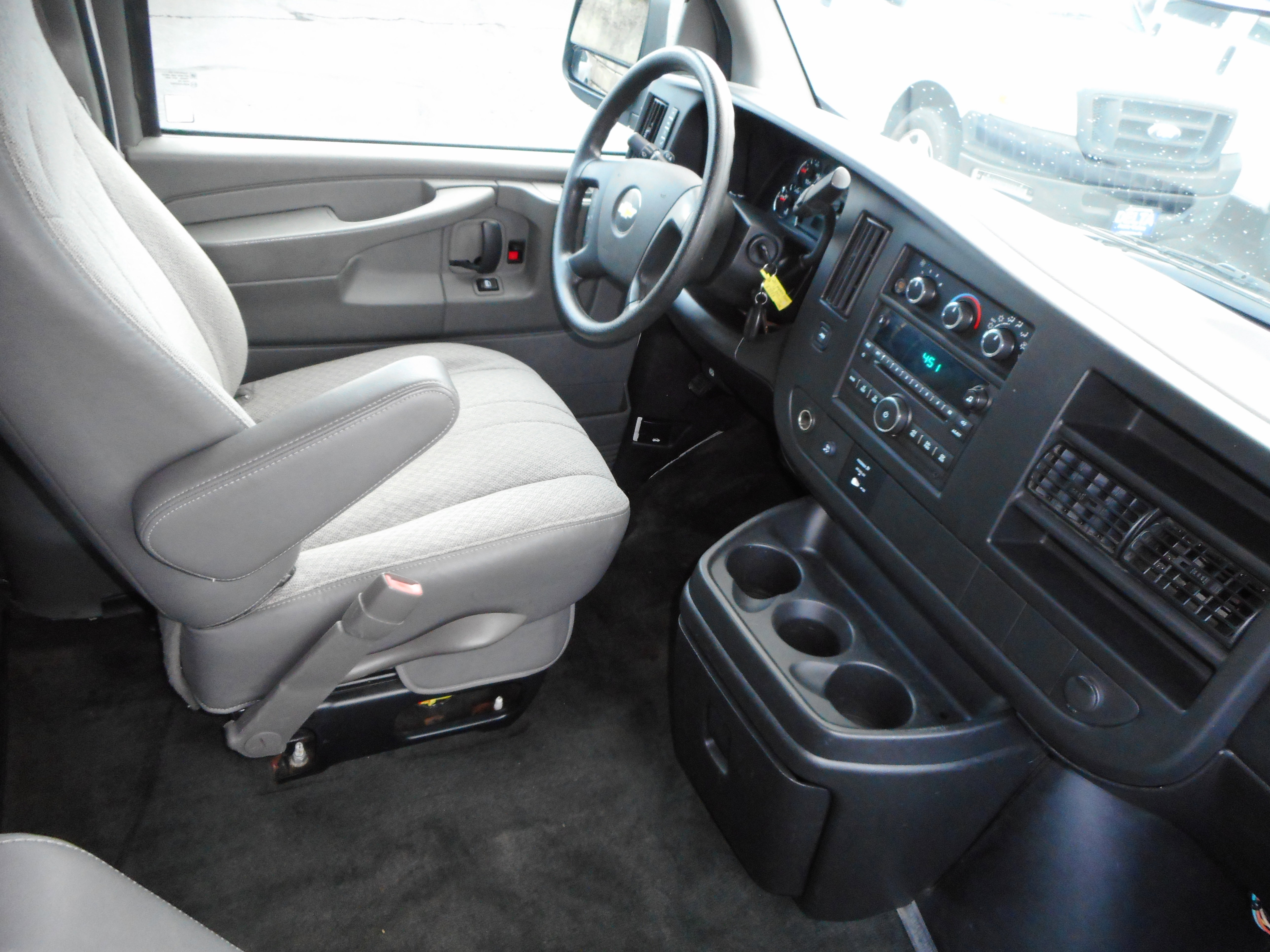 Used 2011 Chevrolet Express 3500 LT w/ LT Preferred Equipment Group image 28