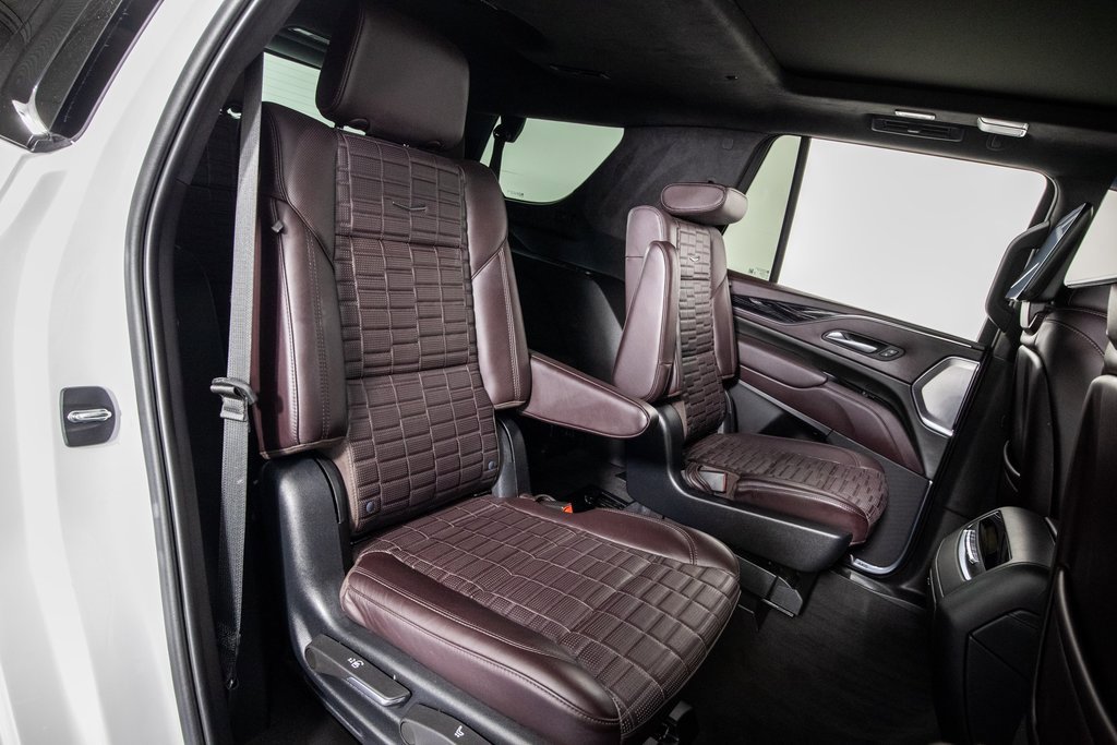 Used 2023 Cadillac Escalade V w/ LPO, ONYX Package image 16