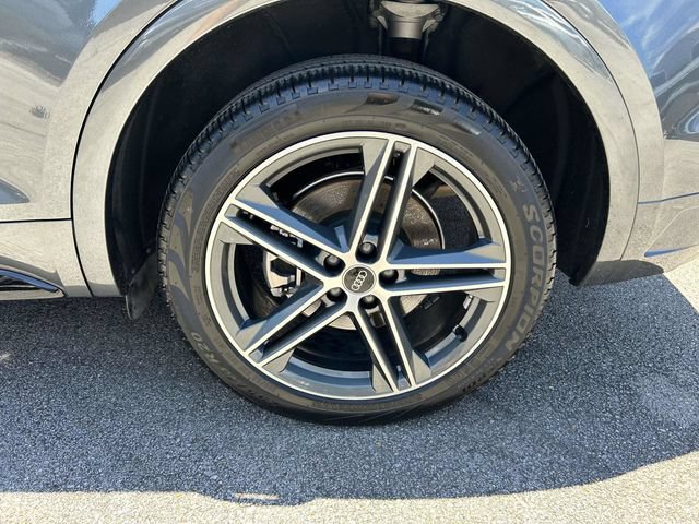 Used 2023 Audi Q5 e Premium Plus w/ Premium Plus Package AWD/4WD image 8