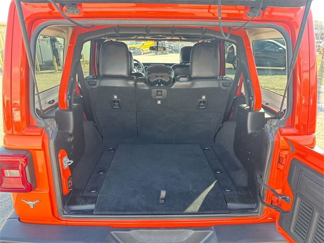 Used 2018 Jeep Wrangler Unlimited Sahara w/ Safety Group image 25