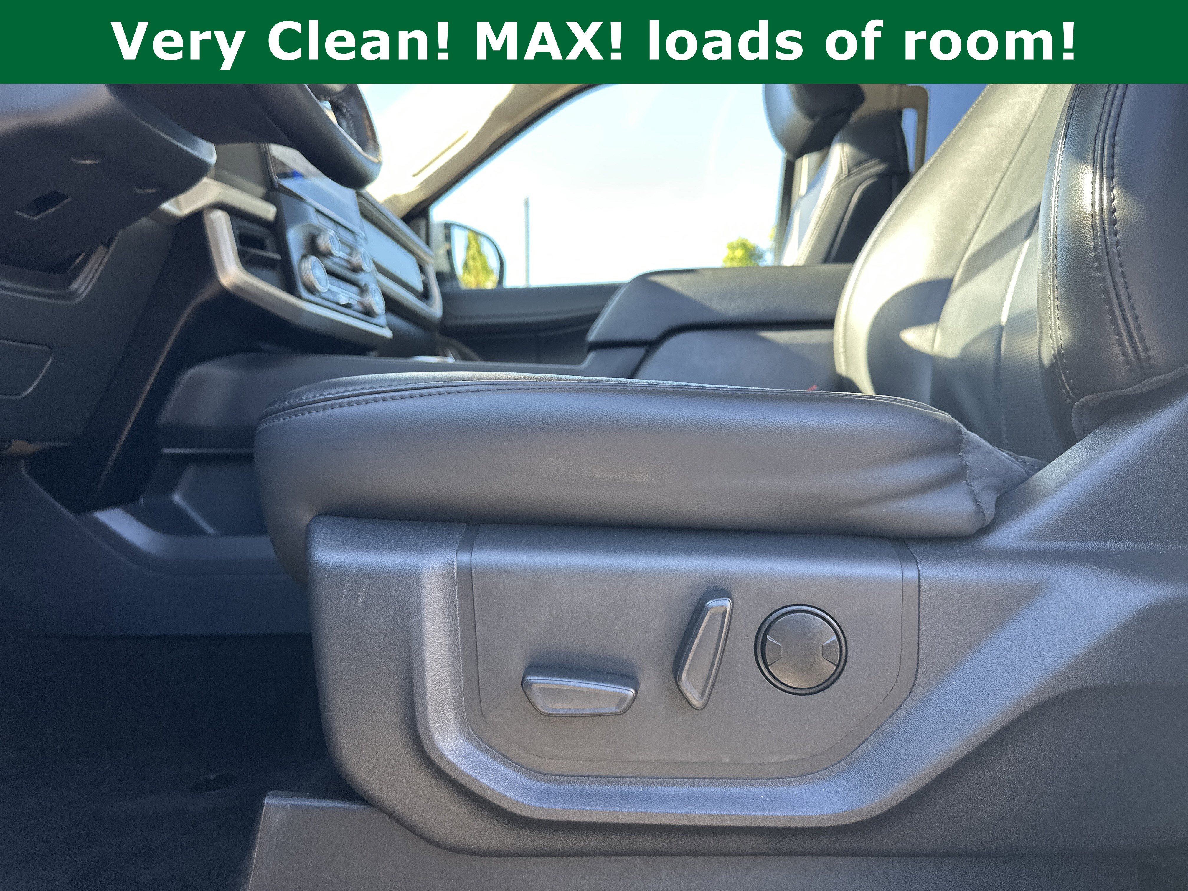 Used 2023 Ford Expedition Max XLT image 9