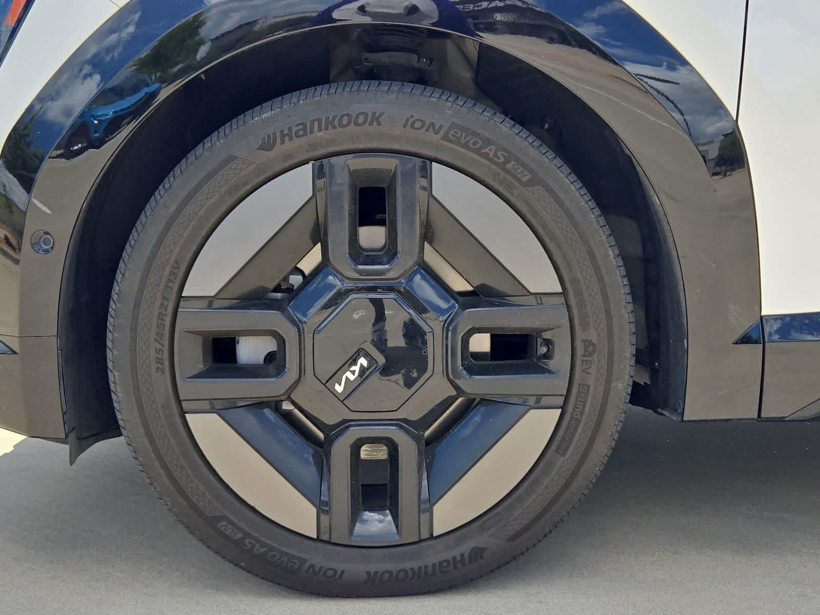 Certified 2024 Kia EV9 GT-Line AWD/4WD image 12