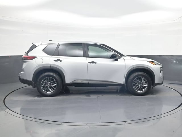 Certified 2025 Nissan Rogue S FWD image 8