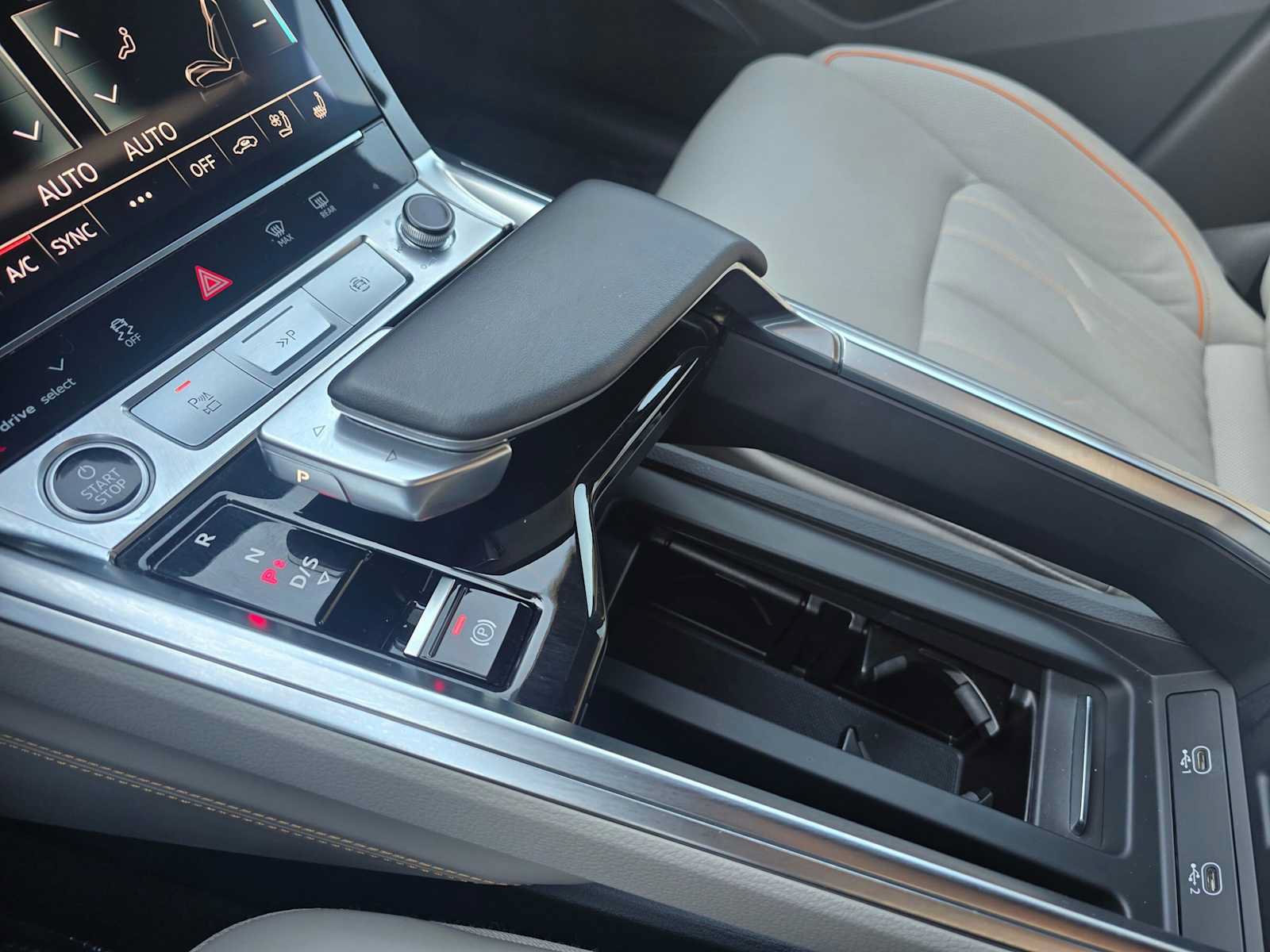 Used 2024 Audi Q8 e-tron Prestige w/ Prestige Package AWD/4WD image 31