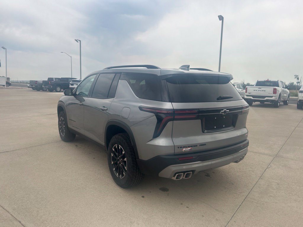 New 2026 Chevrolet Traverse Z71 w/ Enhanced Driving Package AWD/4WD image 3
