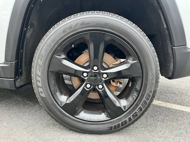 Used 2024 Jeep Grand Cherokee Altitude AWD/4WD image 13
