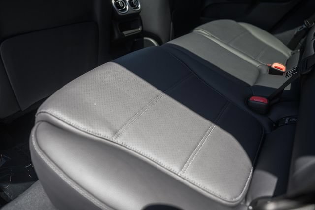 Certified 2025 Mercedes-Benz GLC 300 4MATIC w/ Driver Assistance Package image 31