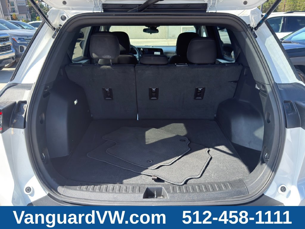Used 2026 Chevrolet Equinox LT AWD/4WD image 9