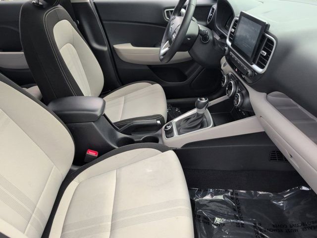 Used 2025 Hyundai Venue SEL FWD image 30