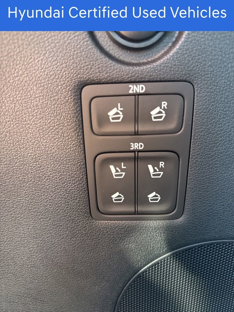 Used 2021 Hyundai Palisade Limited image 18